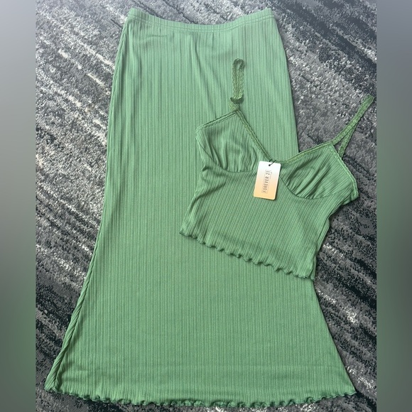 NWT FOREVER21 X SHEIN Ribbed 2-Piece Maxi Skirt Set - Picture 1 of 8